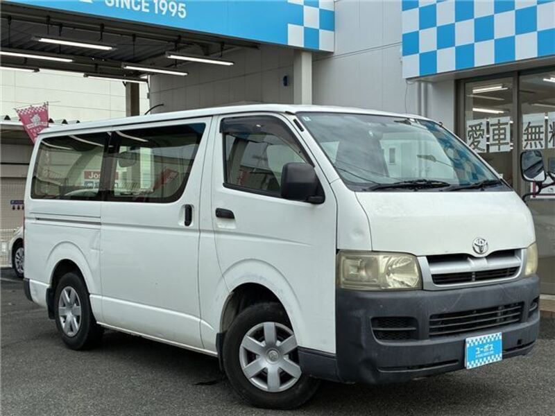 TOYOTA HIACE VAN