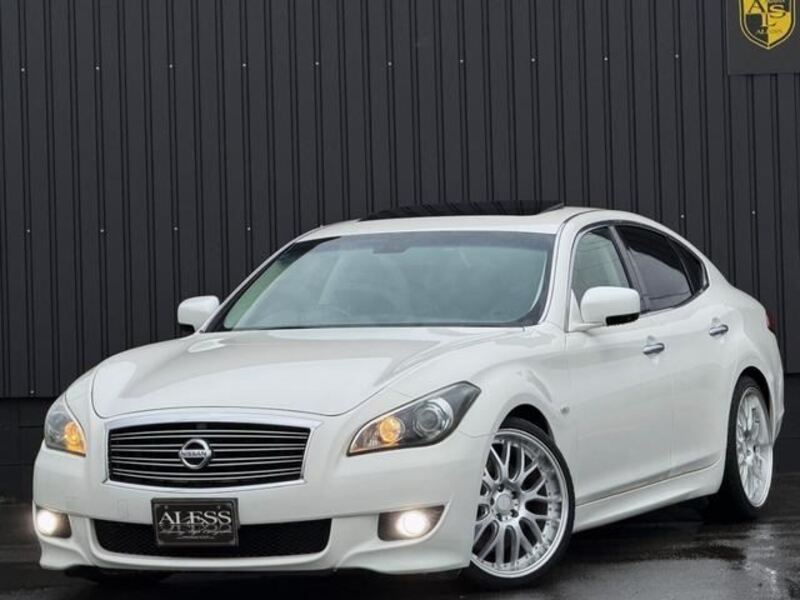 NISSAN FUGA