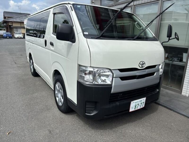 TOYOTA HIACE VAN