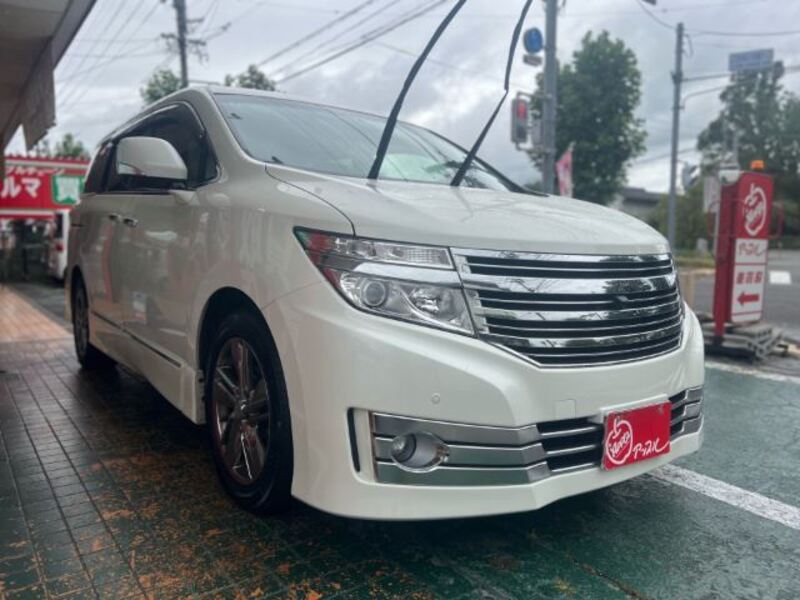 NISSAN ELGRAND