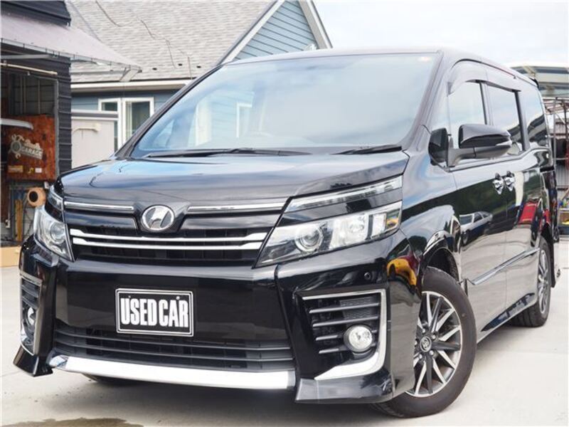 TOYOTA VOXY