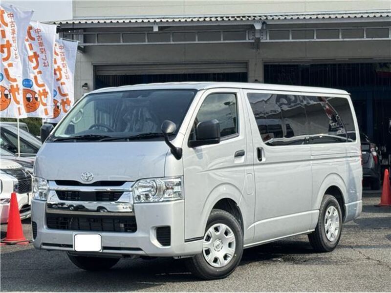 TOYOTA HIACE