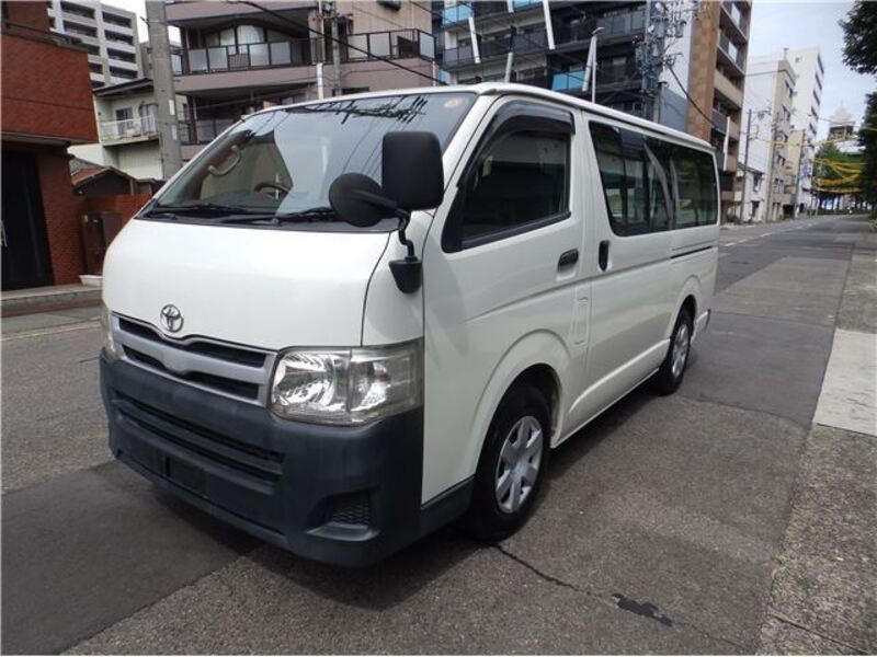 TOYOTA HIACE