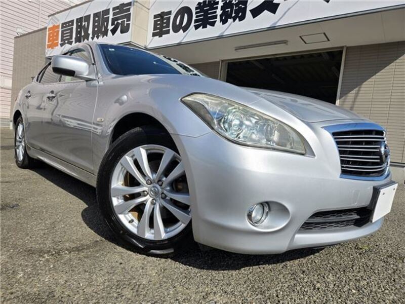 NISSAN FUGA