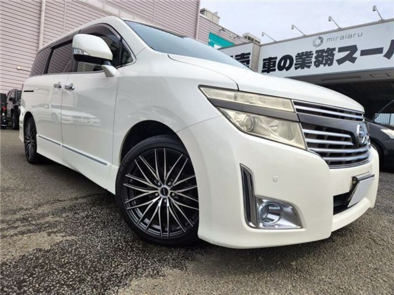NISSAN ELGRAND
