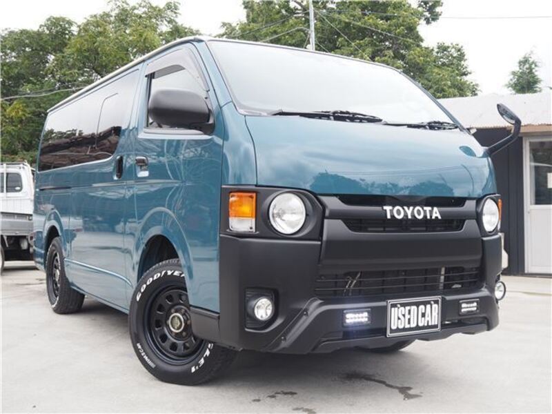 TOYOTA HIACE VAN