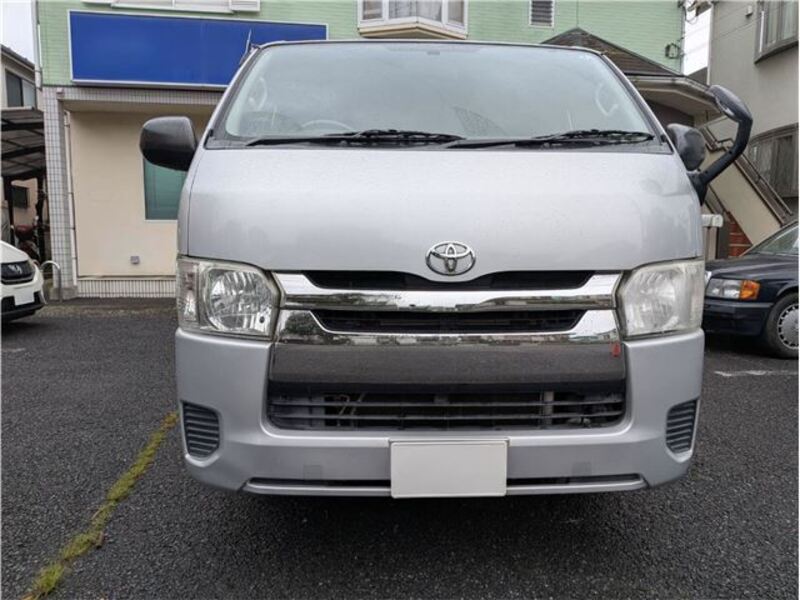TOYOTA HIACE