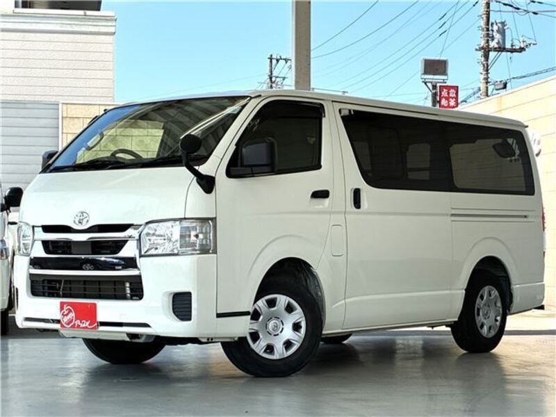 TOYOTA HIACE