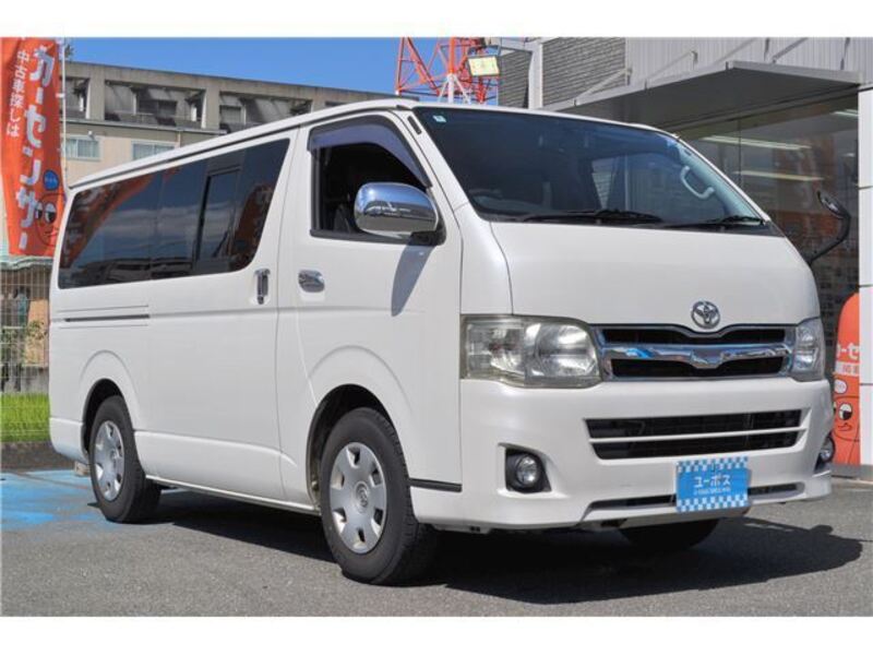 TOYOTA HIACE