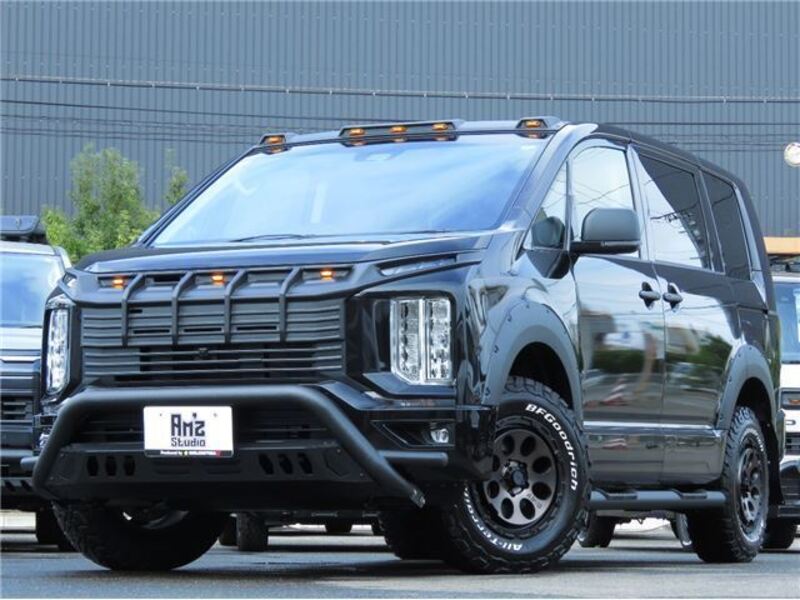 MITSUBISHI DELICA D5