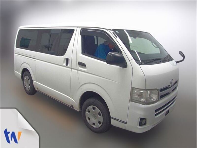 TOYOTA HIACE