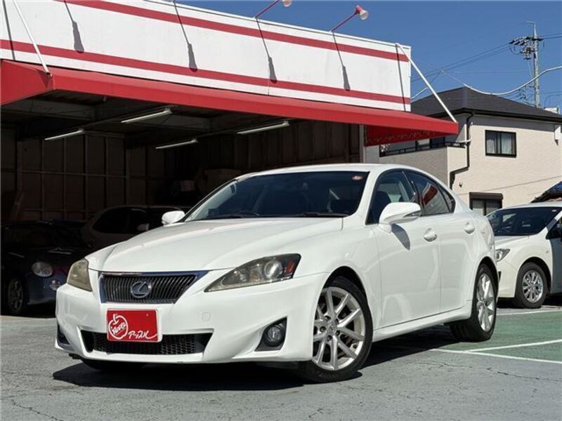 LEXUS IS