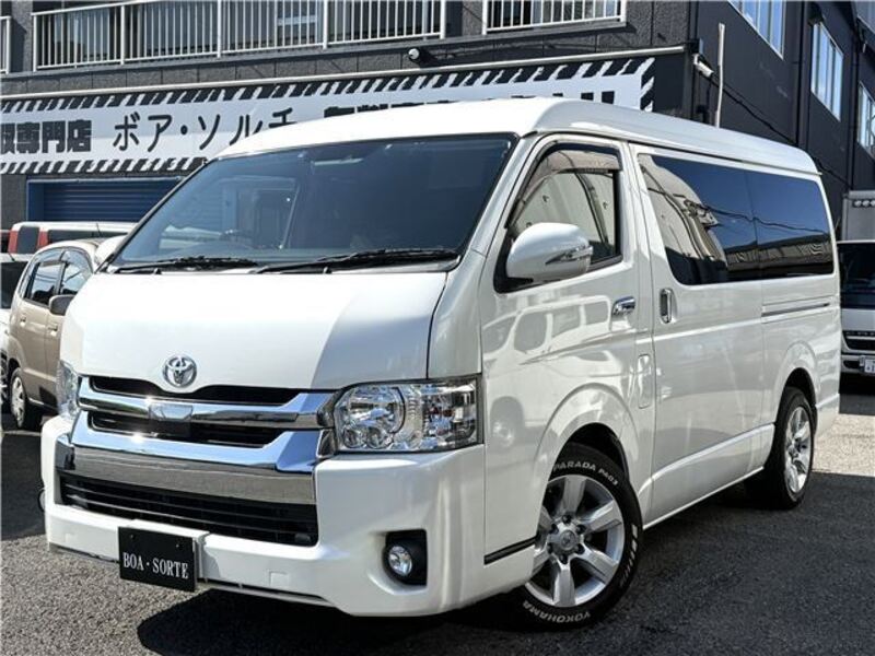 TOYOTA HIACE