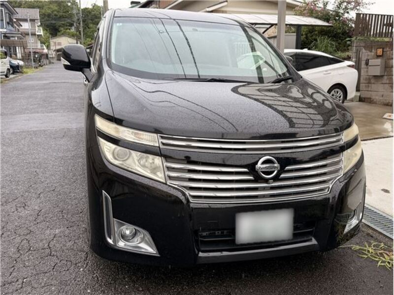 NISSAN ELGRAND