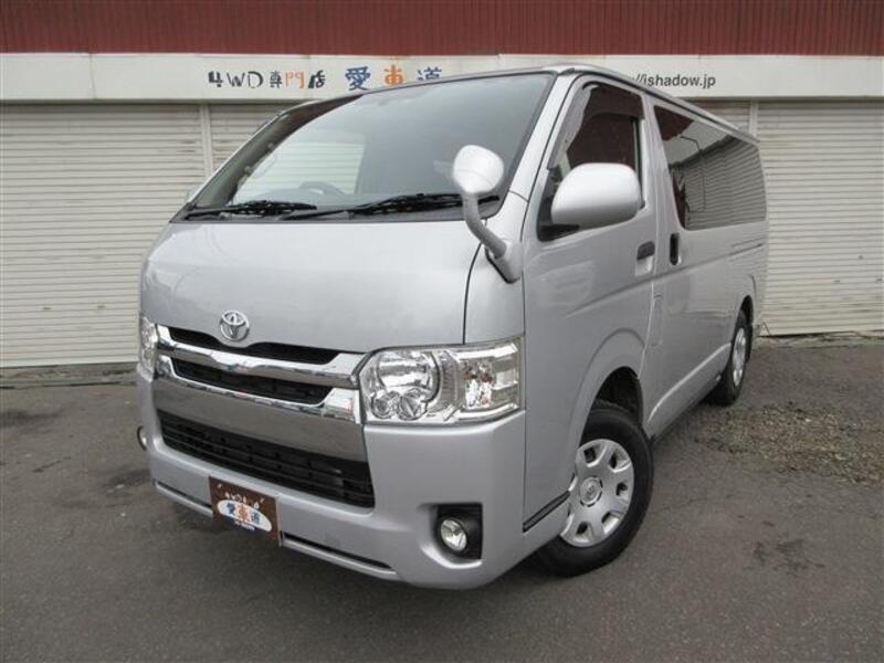 TOYOTA HIACE VAN
