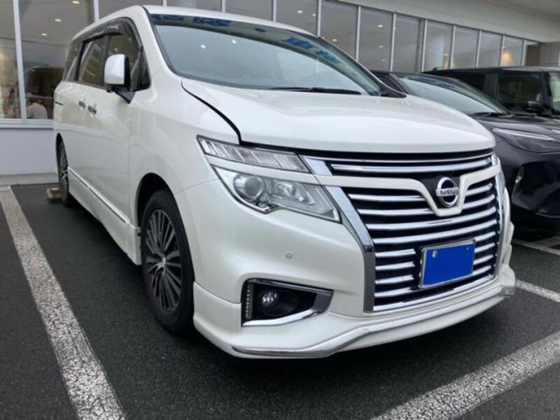 NISSAN ELGRAND