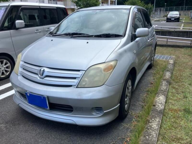 TOYOTA IST