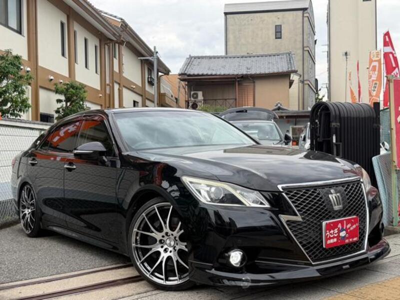 TOYOTA CROWN