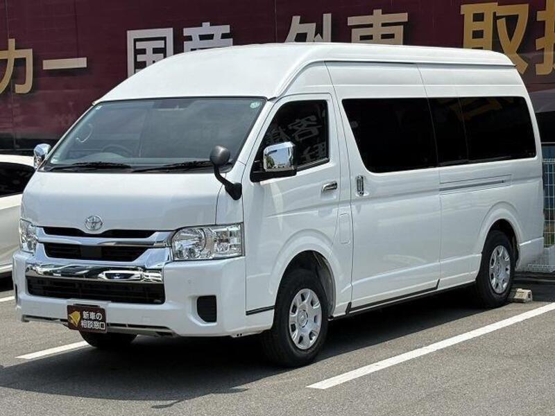 TOYOTA HIACE