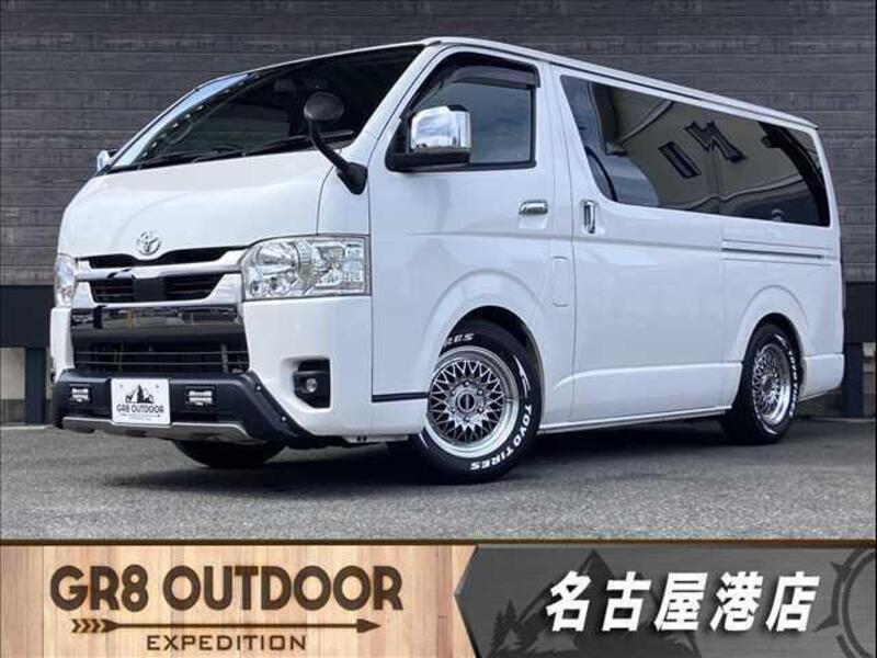 TOYOTA HIACE VAN