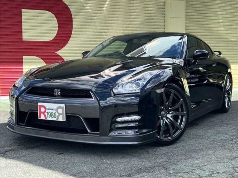 NISSAN GT-R