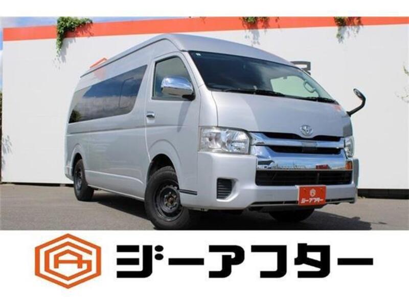 TOYOTA HIACE