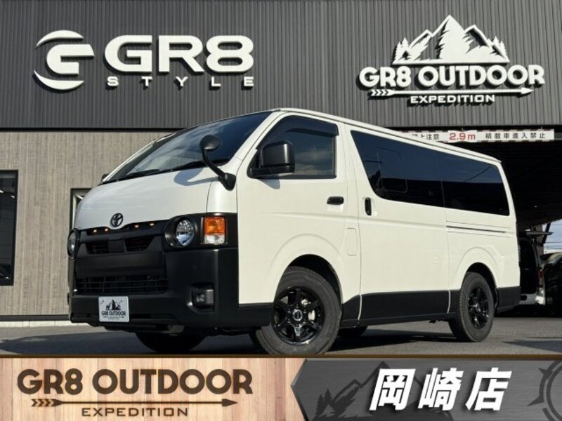 TOYOTA HIACE VAN