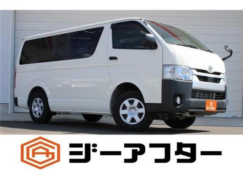 TOYOTA HIACE