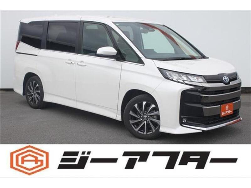 TOYOTA NOAH