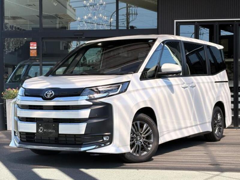 TOYOTA NOAH