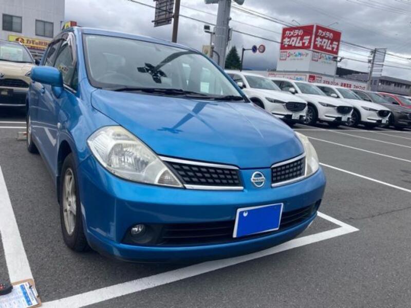 NISSAN TIIDA