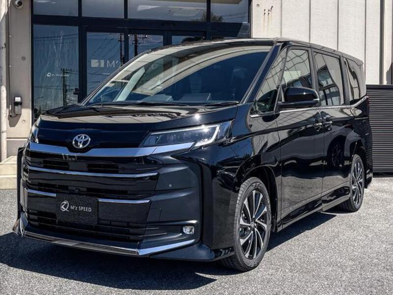 TOYOTA NOAH