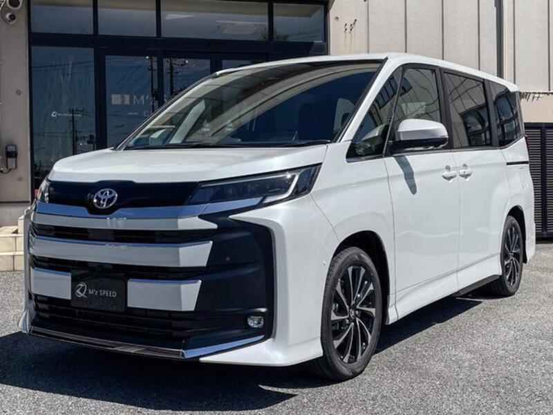 TOYOTA NOAH