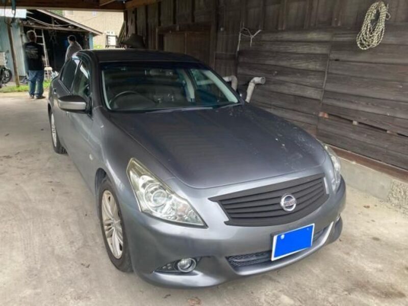 NISSAN SKYLINE