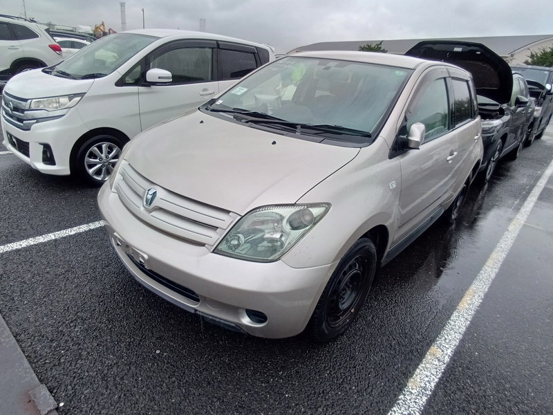 TOYOTA IST