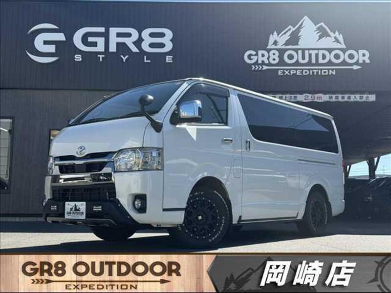 TOYOTA HIACE VAN