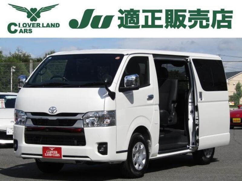 TOYOTA HIACE VAN