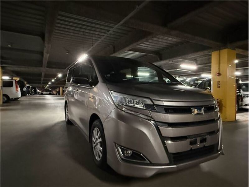 TOYOTA NOAH