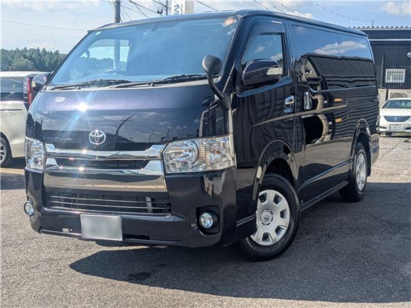 TOYOTA HIACE