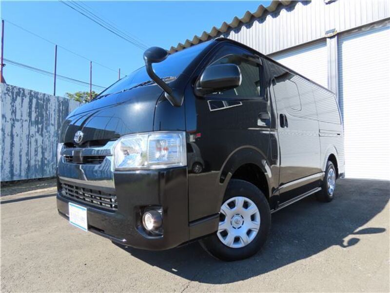 TOYOTA HIACE VAN