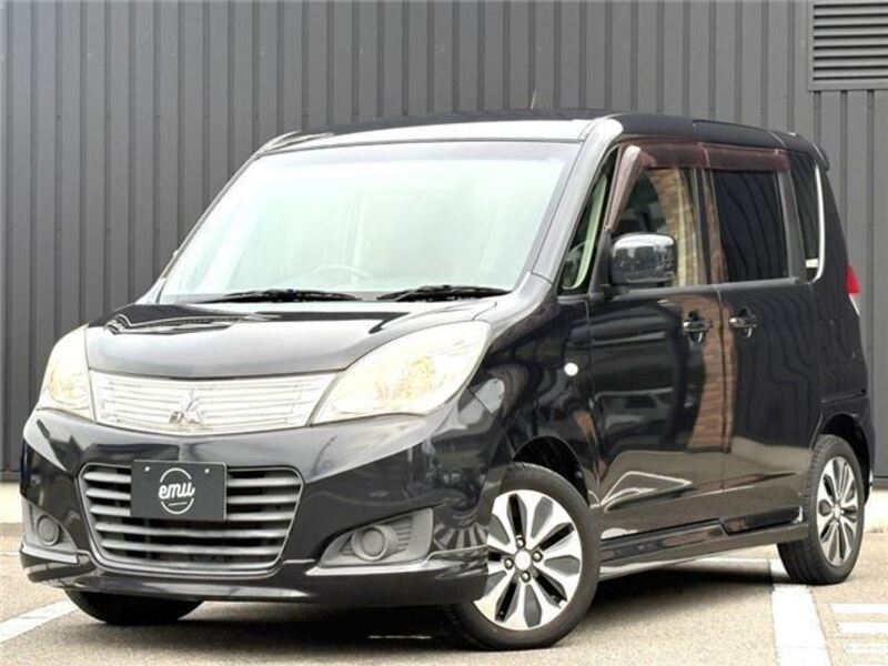 MITSUBISHI DELICA D2