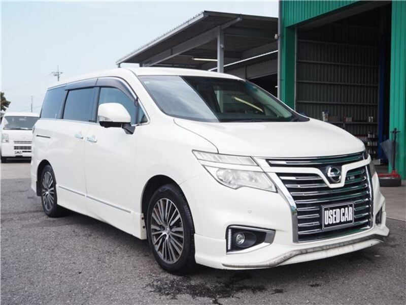 NISSAN ELGRAND