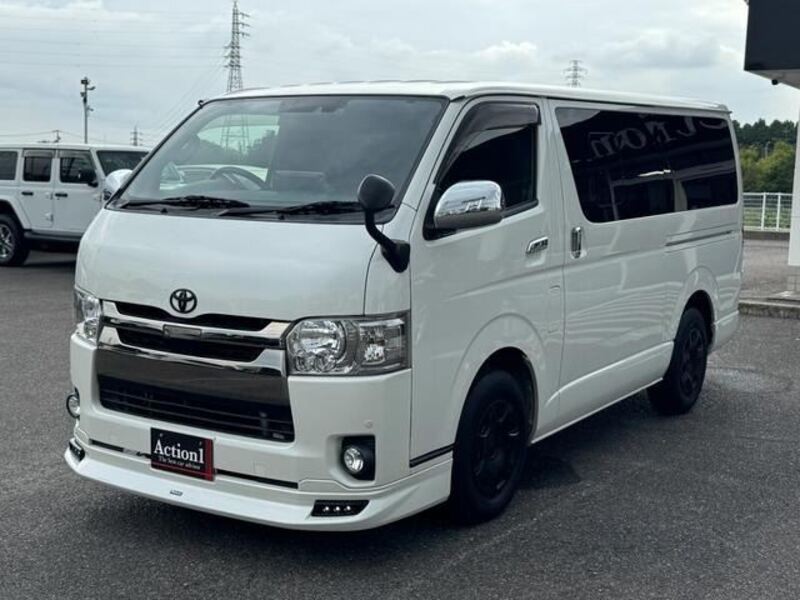 TOYOTA HIACE