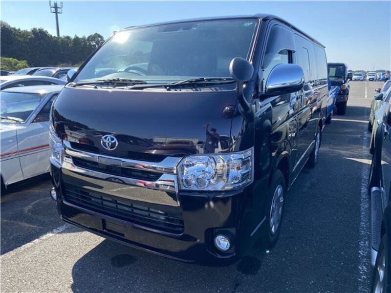 TOYOTA HIACE VAN