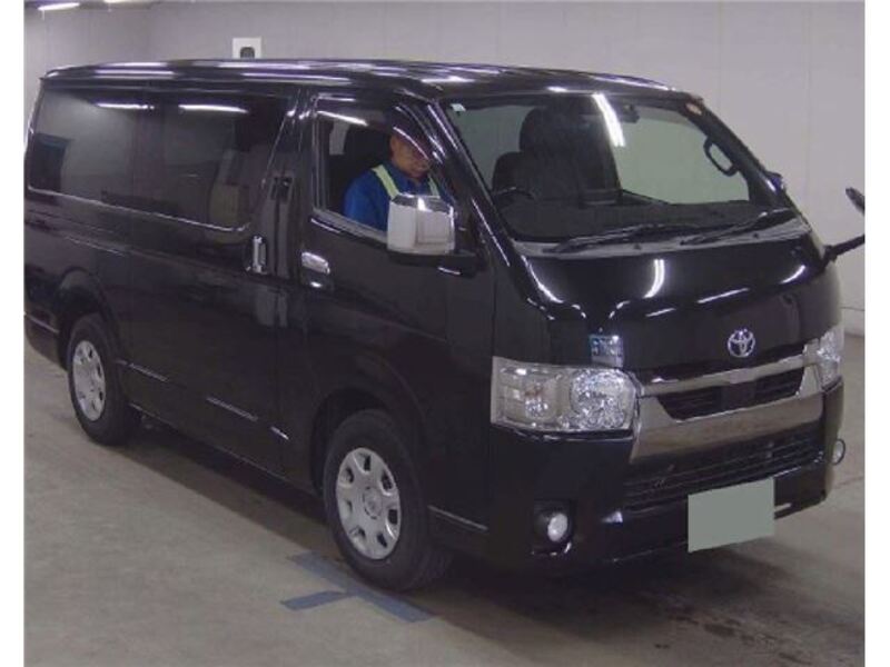 TOYOTA HIACE VAN