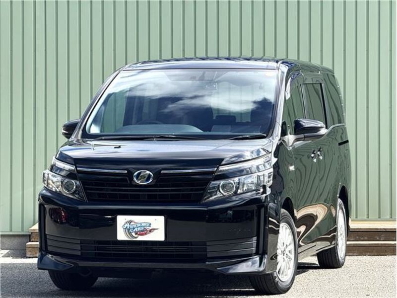 TOYOTA VOXY