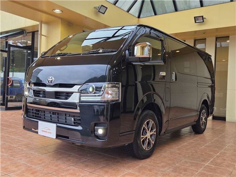 TOYOTA HIACE