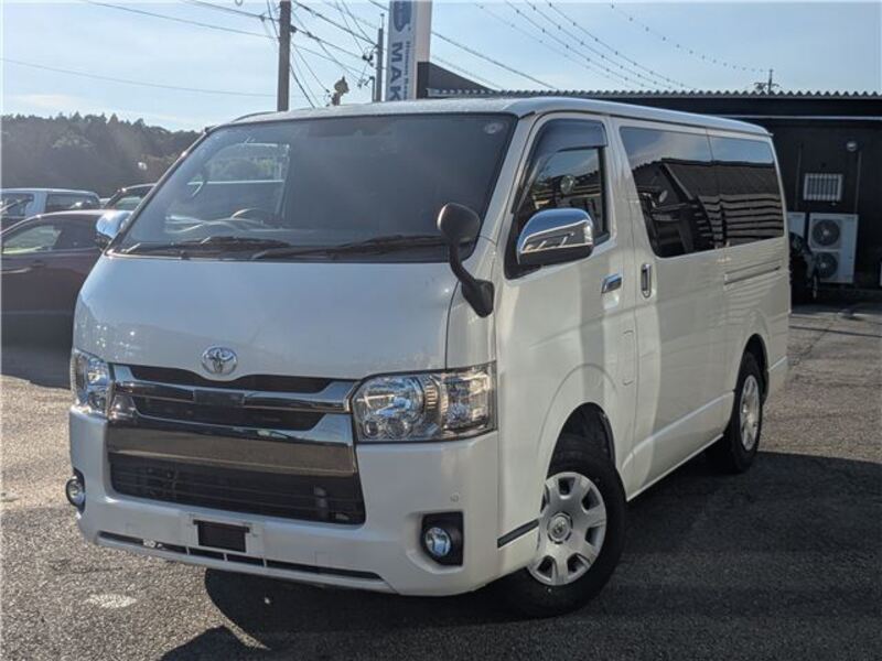 TOYOTA HIACE