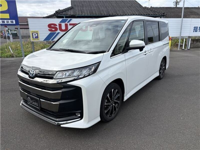 TOYOTA NOAH