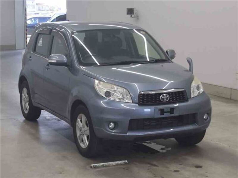 TOYOTA RUSH
